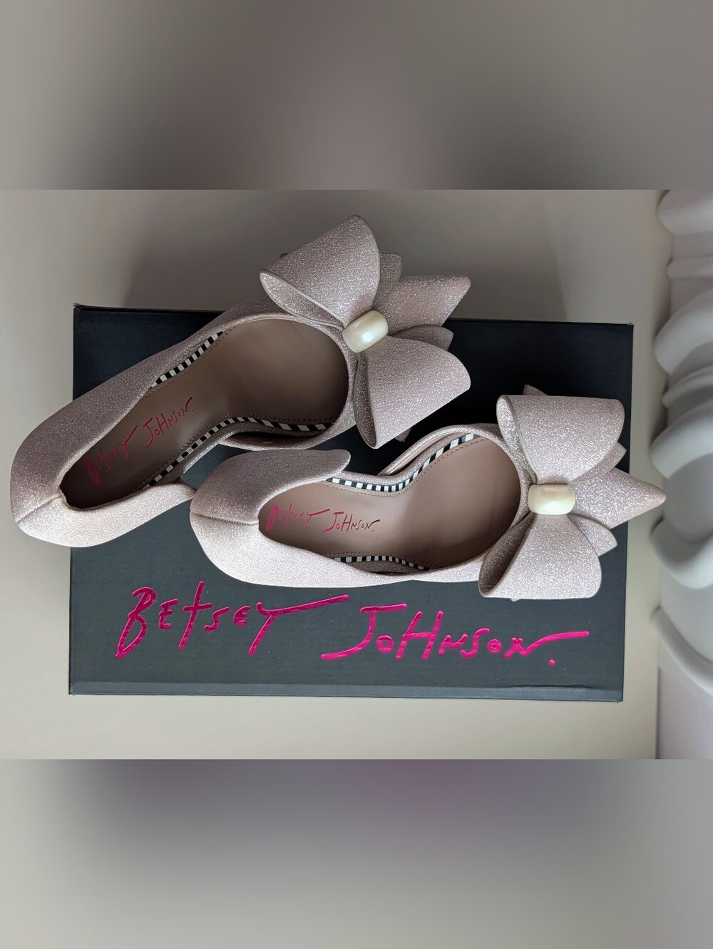 Betsey Johnson Kyliee Champagne Bow Pumps Heels NIB Size 8